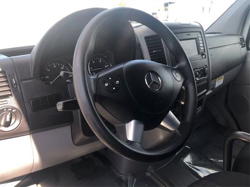 Used 2018 Mercedes-Benz Sprinter 2500 image 26