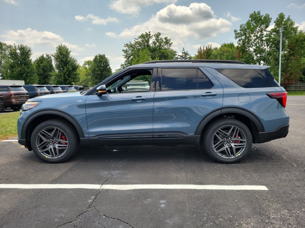 New 2026 Ford Explorer ST-Line w/ ST-Line Street Pack AWD/4WD image 7