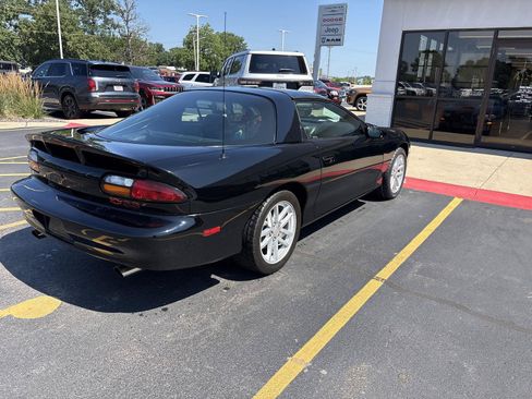 Used 2000 Chevrolet Camaro Z28 w/ SS Performance/Appearance Pkg RWD image 5