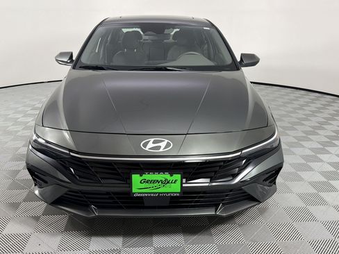 Used 2025 Hyundai Elantra SEL FWD image 6