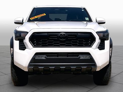 Used 2024 Toyota Tacoma TRD Off-Road AWD/4WD image 4