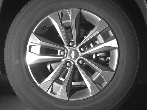 Used 2025 Chevrolet Equinox LT FWD image 13