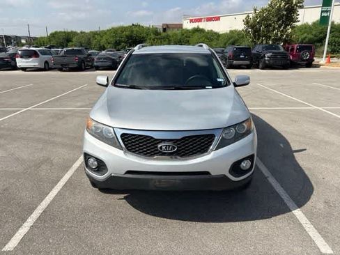 Used 2013 Kia Sorento LX w/ Convenience Pkg FWD image 8