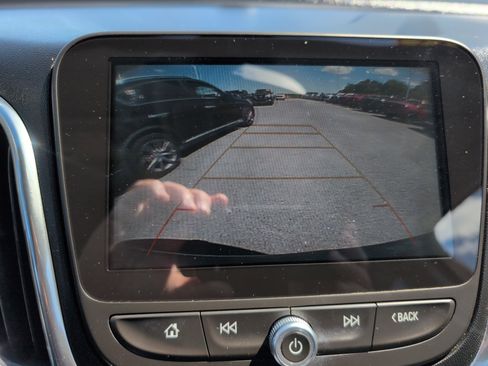 Used 2018 Chevrolet Equinox LT FWD image 24