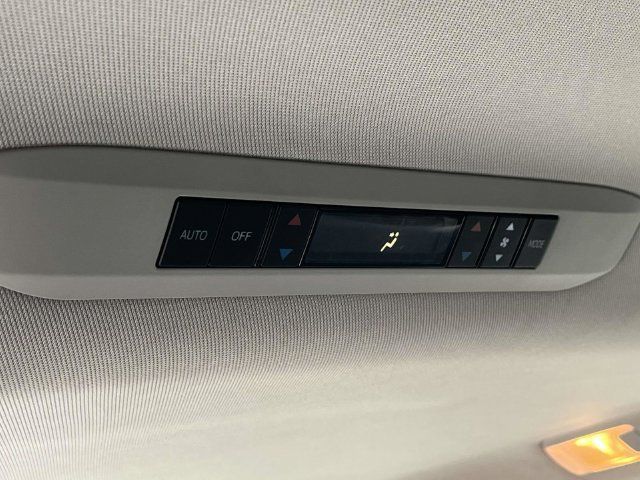 Used 2021 Toyota Sienna XLE FWD image 20