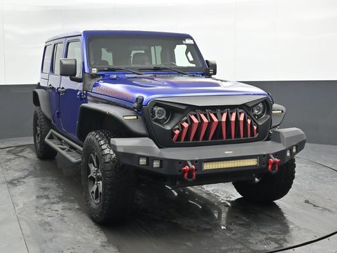 Used 2018 Jeep Wrangler Unlimited Rubicon w/ Cold Weather Group image 6