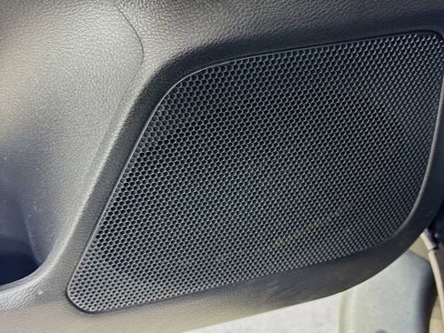 Used 2020 Toyota Tacoma SR5 RWD image 23