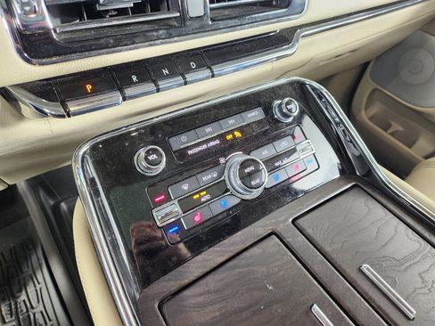 Used 2021 Lincoln Navigator L Reserve image 24