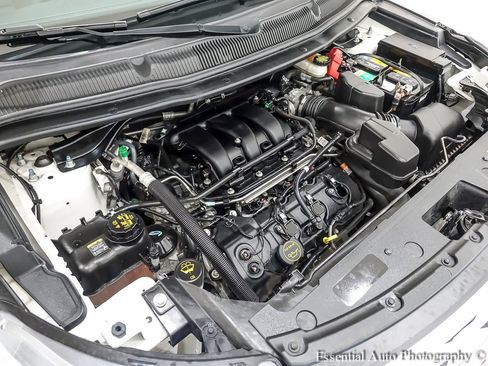 Used 2018 Ford Explorer XLT w/ Equipment Group 202A image 38