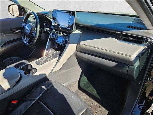 Used 2021 Toyota Venza LE w/ Carpet Mat Package (TMS) image 20