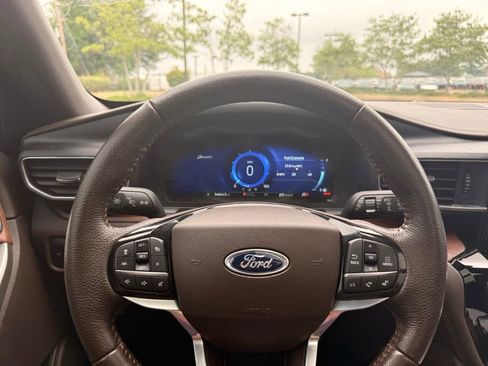 Used 2023 Ford Explorer King Ranch w/ Technology Package RWD image 25