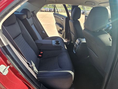 Used 2022 Chrysler 300 Touring w/ Sport Appearance Package image 13