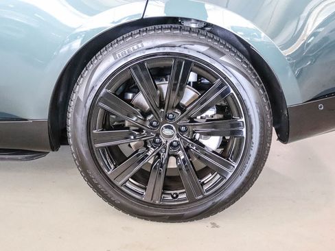 Used 2025 Land Rover Range Rover SE AWD/4WD image 10