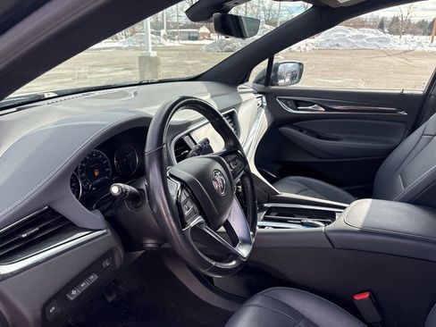 Used 2022 Buick Enclave Premium image 26