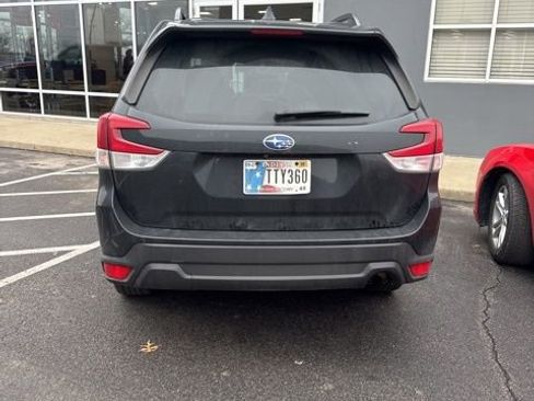 Used 2020 Subaru Forester Premium image 8