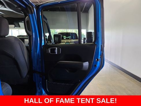 Used 2024 Jeep Wrangler Unlimited Sahara w/ Technology Group AWD/4WD image 22