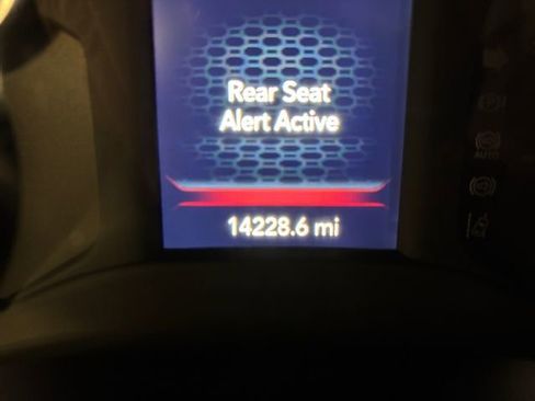 Used 2024 RAM 2500 Big Horn w/ Sport Appearance Package image 18