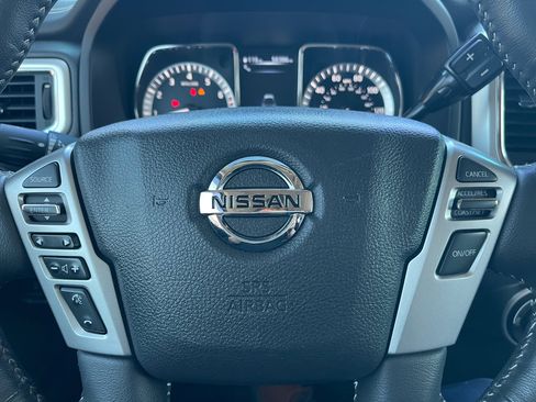 Used 2016 Nissan Titan PRO-4X w/ Pro-4x Convenience Package image 15