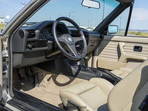 Used 1987 BMW 325i Convertible RWD image 34