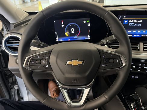 New 2026 Chevrolet Trax LT w/ Sunroof Package image 17