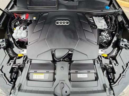 Used 2025 Audi Q7 3.0T Premium Plus image 17