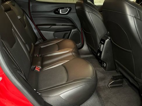 Used 2022 Jeep Compass Limited image 14