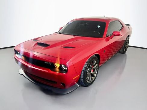 Used 2016 Dodge Challenger SRT Hellcat RWD image 4