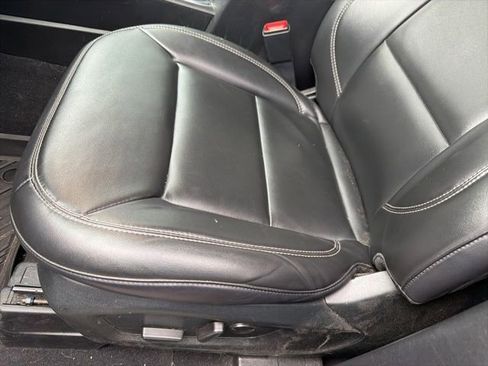 Used 2022 Ford Explorer XLT w/ Equipment Group 202A RWD image 7