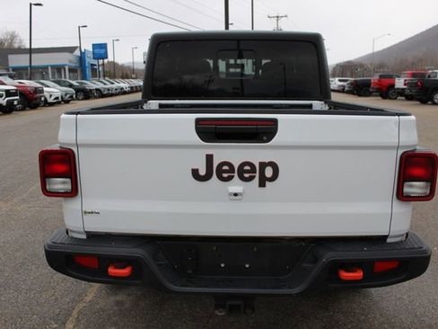 Used 2023 Jeep Gladiator Mojave w/ Cold Weather Group AWD/4WD image 38
