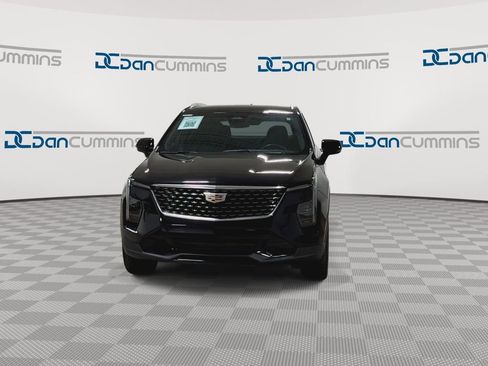 Used 2024 Cadillac XT4 Premium Luxury FWD image 3