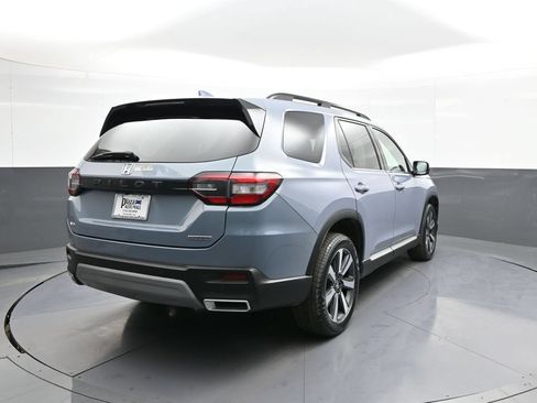 Used 2023 Honda Pilot Touring image 6