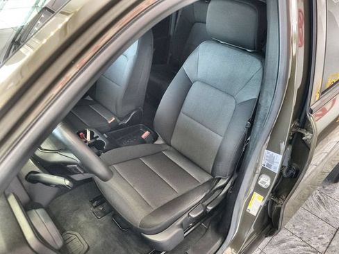 Used 2024 Chevrolet Colorado W/T RWD image 11