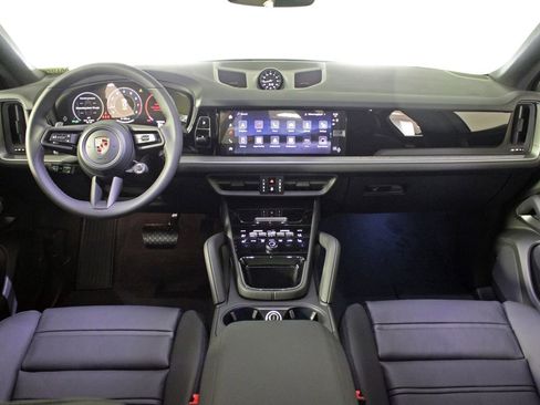 Certified 2026 Porsche Cayenne Coupe image 20