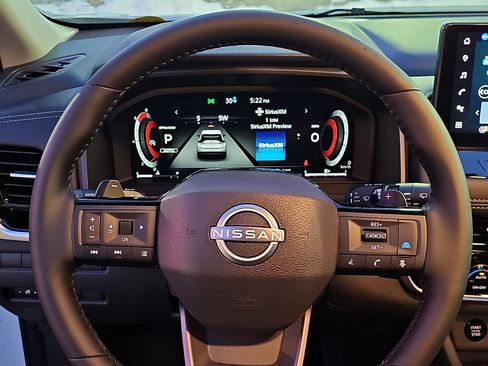 Used 2025 Nissan Rogue SL AWD/4WD image 21