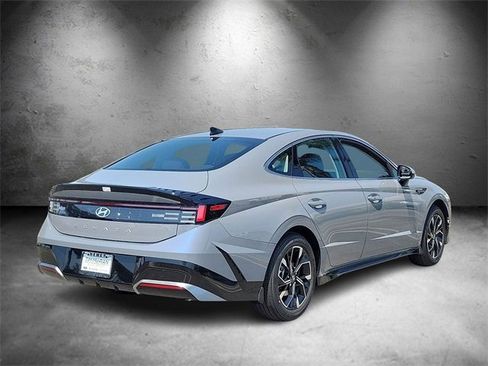 New 2025 Hyundai Sonata SEL image 3