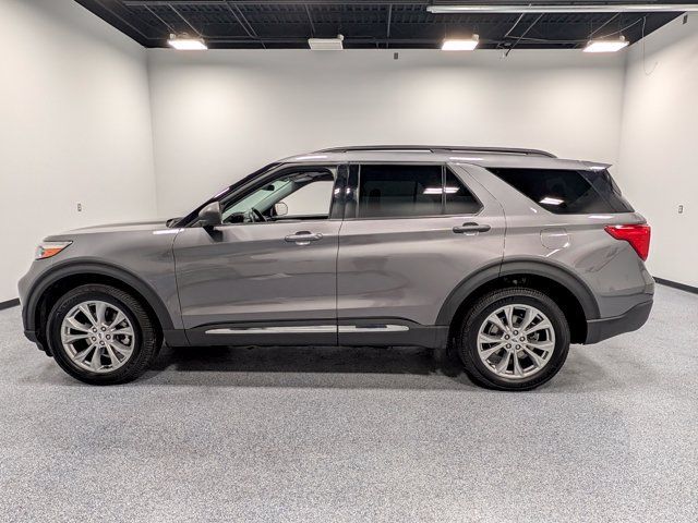 Used 2023 Ford Explorer XLT w/ Equipment Group 202A AWD/4WD image 5