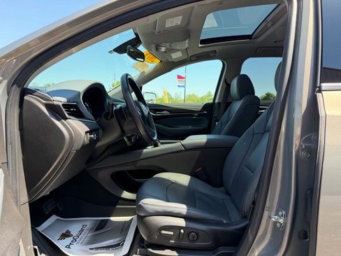 Used 2019 Buick Enclave Essence w/ Trailering Package, 5000 lbs. AWD/4WD image 15