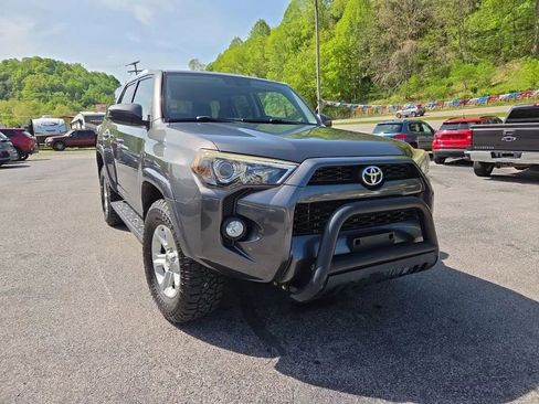 Used 2014 Toyota 4Runner SR5 AWD/4WD image 2
