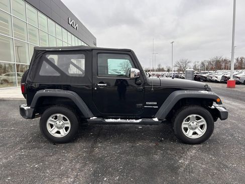 Used 2018 Jeep Wrangler Sport image 8