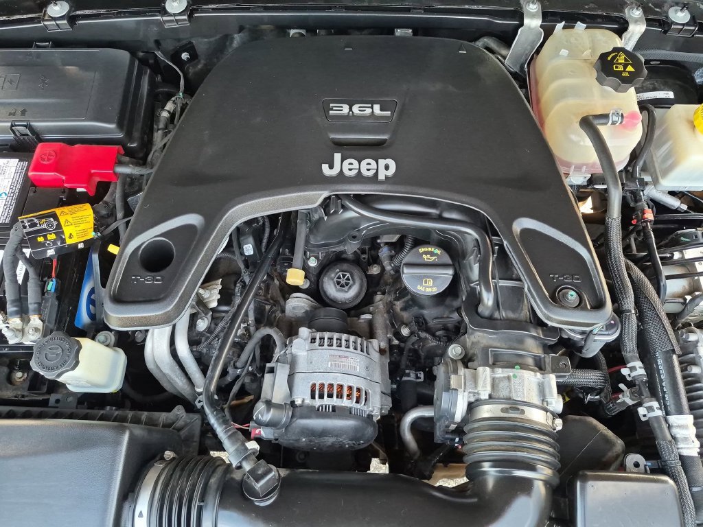 Used 2021 Jeep Gladiator Overland w/ Popular Equipment Package AWD/4WD image 14