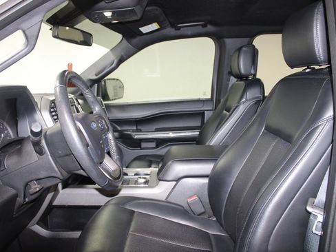 Used 2019 Ford Expedition XLT w/ Equipment Group 201A AWD/4WD image 19