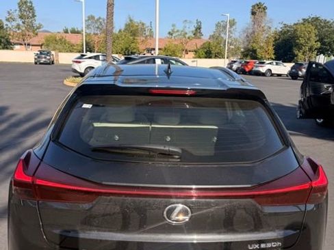 Used 2024 Lexus UX 250h FWD image 4