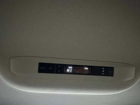 Used 2025 Toyota Sienna LE image 50