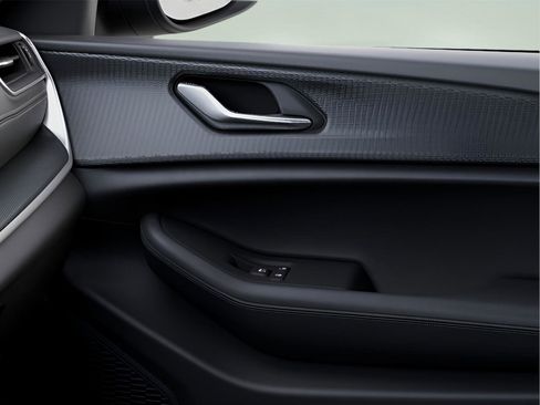 New 2025 Jeep Grand Cherokee Altitude image 25