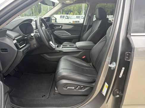 Certified 2025 Acura MDX FWD w/ Technology Package image 16