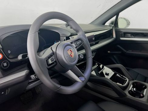 New 2026 Porsche Cayenne E-Hybrid AWD/4WD image 4