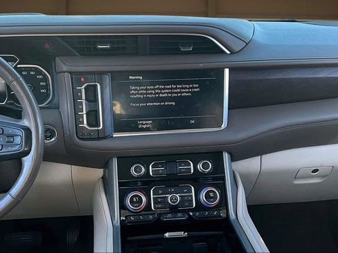 Used 2021 GMC Yukon Denali w/ Denali Premium Package image 6