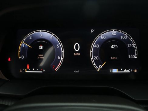 New 2025 Jeep Grand Cherokee Altitude image 4