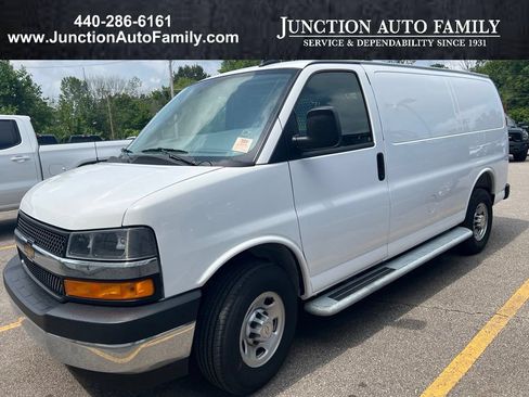 Used 2025 Chevrolet Express 2500 w/ Driver Convenience Package RWD image 1