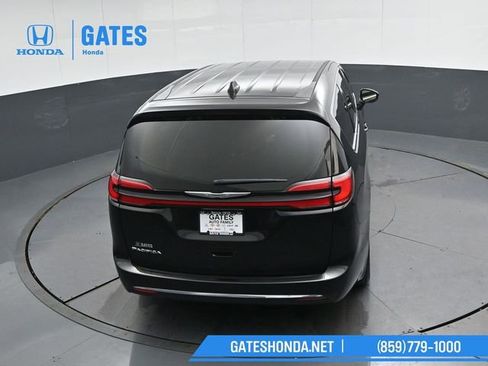 Used 2024 Chrysler Pacifica Touring-L FWD image 47